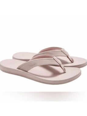 NWOT Bench Light Pink Sandals Sleek Minimalist Design